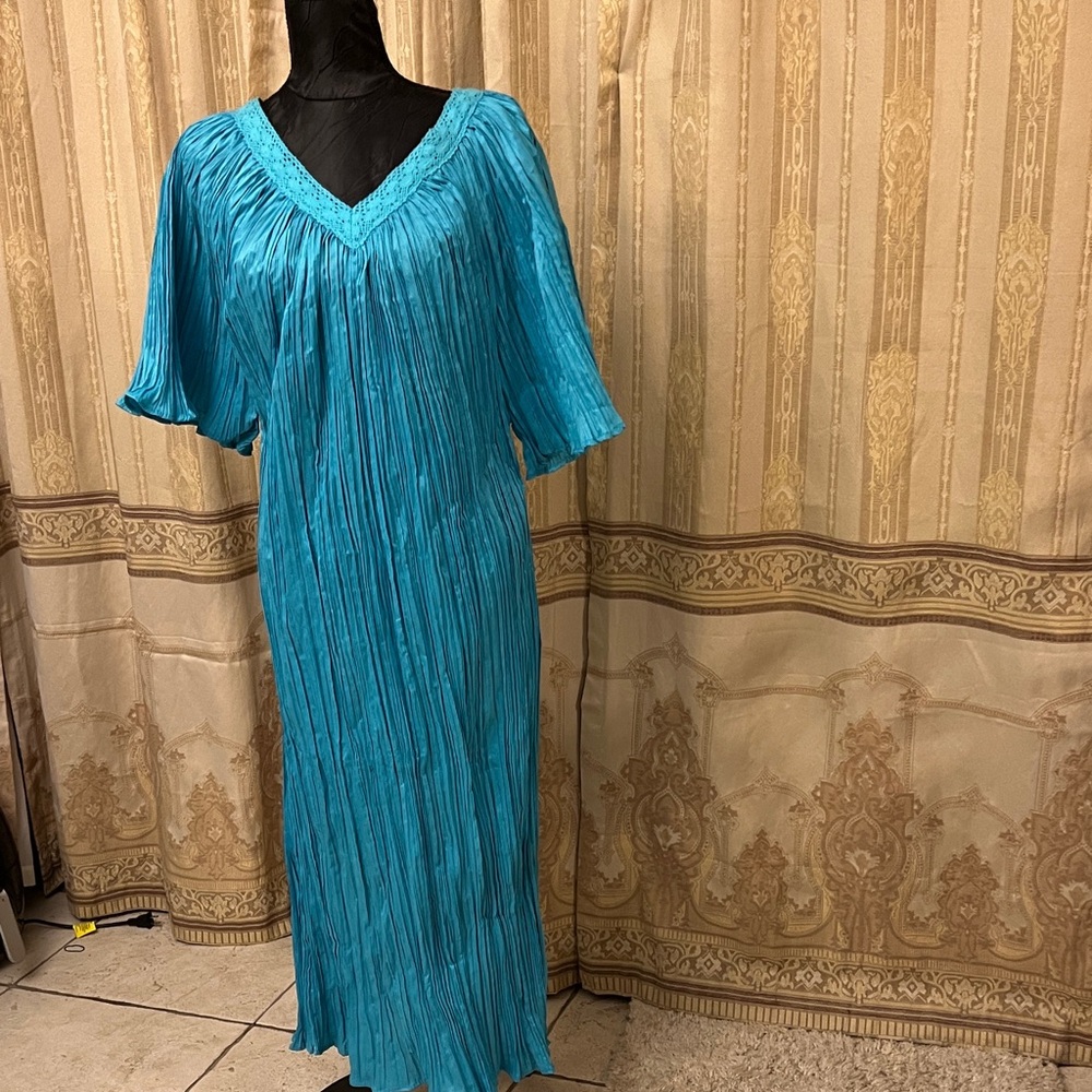 Bobbie Brooks Vibrant Blue Pleated Robe